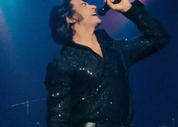 Musical "Song Sung Blue" com Hugh Jackman ganha trailer novo