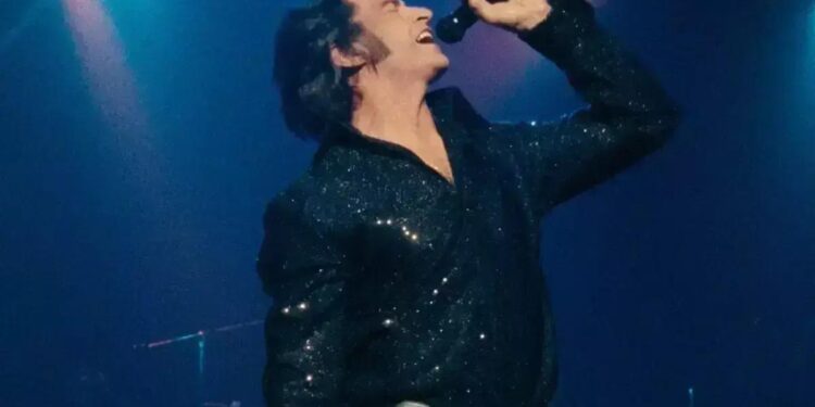 Musical "Song Sung Blue" com Hugh Jackman ganha trailer novo