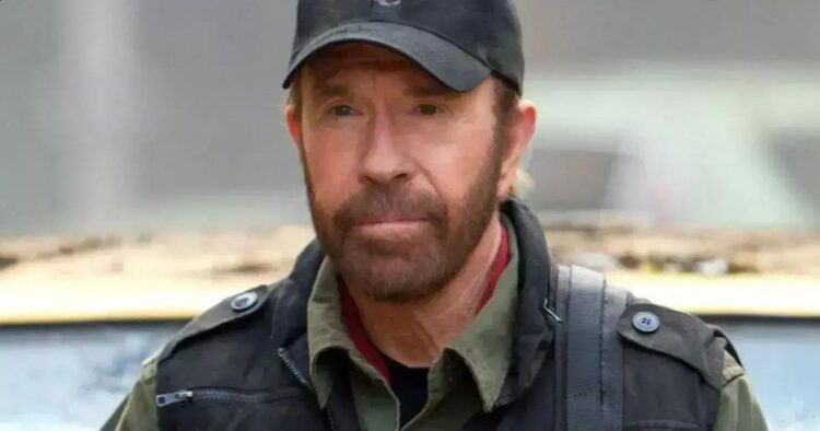 Chuck Norris é hospitalizado no Havaí após emergência médica; ator passa bem