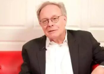 Morre Eric Overmyer, criador de Bosch, aos 74 anos; legado na TV policial