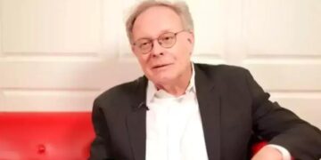 Morre Eric Overmyer, criador de Bosch, aos 74 anos; legado na TV policial