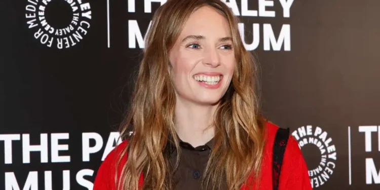 Maya Hawke vai estrelar The God of the Woods, nova série da Netflix 6 Maya Hawke vai estrelar The God of the Woods, nova série da Netflix